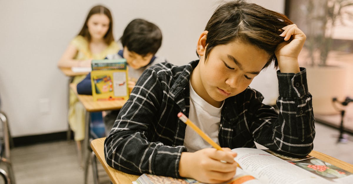 découvrez le micro-learning, une méthode d'apprentissage innovante qui privilégie des sessions courtes et ciblées. idéale pour acquérir des compétences rapidement, cette approche s'adapte à votre rythme et à votre emploi du temps, rendant l'apprentissage plus efficace et accessible.