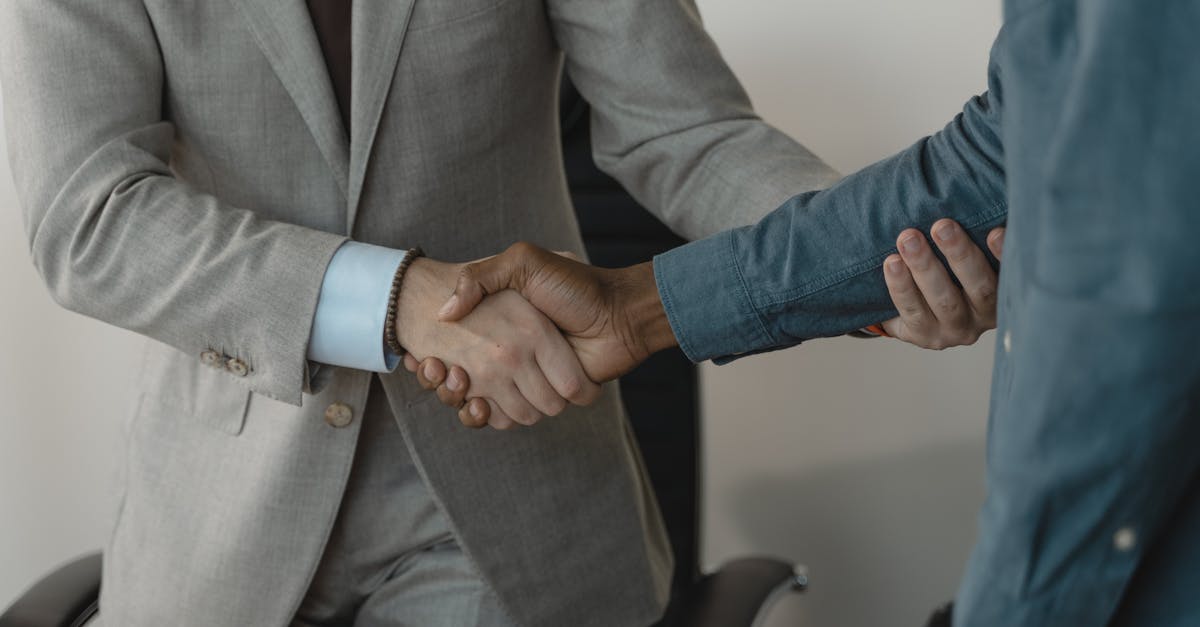 découvrez le concept de consensus : une approche essentielle pour parvenir à des accords communs, favorisant la collaboration et l'harmonie au sein des groupes et des organisations. apprenez comment établir un consensus efficace et ses applications dans divers contextes.