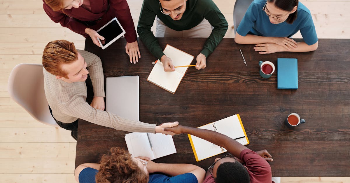 découvrez comment améliorer votre communication avec des techniques efficaces. apprenez à transmettre vos idées clairement et à écouter activement pour renforcer vos relations personnelles et professionnelles.