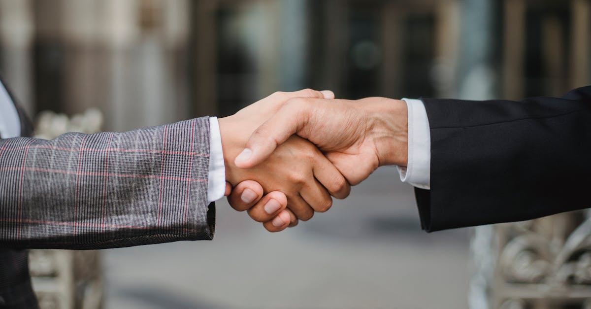 découvrez le contrat à terme (forward contract), un outil financier essentiel pour se protéger contre les fluctuations des prix. apprenez comment il fonctionne, ses avantages et son utilisation dans la gestion des risques.