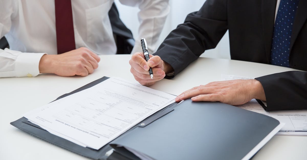 découvrez les contrats à terme (forward contracts) : des instruments financiers utilisés pour sécuriser des prix futurs sur les marchandises et devises. idéal pour les entreprises cherchant à minimiser les risques liés aux fluctuations de marché.
