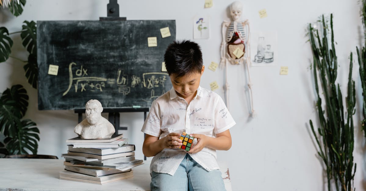 découvrez ce qu'est le quotient intellectuel (iq), comment il est mesuré, son utilité et ses limites. obtenez des informations sur les tests de qi, leur fiabilité et leur rôle dans l'évaluation cognitive.